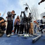 Humans_and_Humanoid_Robots_to_Compete_in_Historic_Beijing_Half_Marathon