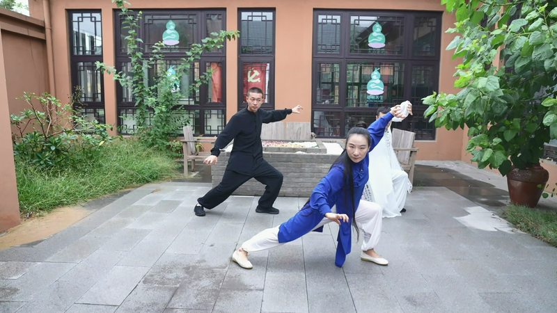 Ancient Chinese ‘Five-Animal Exercises’ Boost Modern Wellness video poster