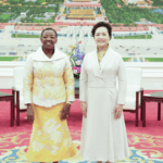 Peng_Liyuan_Hosts_Kenyan_First_Lady_in_Beijing_for_Cultural_Dialogue - Khabar Asia Peng_Liyuan_Hosts_Kenyan_First_Lady_in_Beijing_for_Cultural_Dialogue