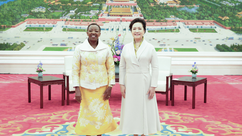 Peng_Liyuan_Hosts_Kenyan_First_Lady_in_Beijing_for_Cultural_Dialogue - Khabar Asia Peng_Liyuan_Hosts_Kenyan_First_Lady_in_Beijing_for_Cultural_Dialogue