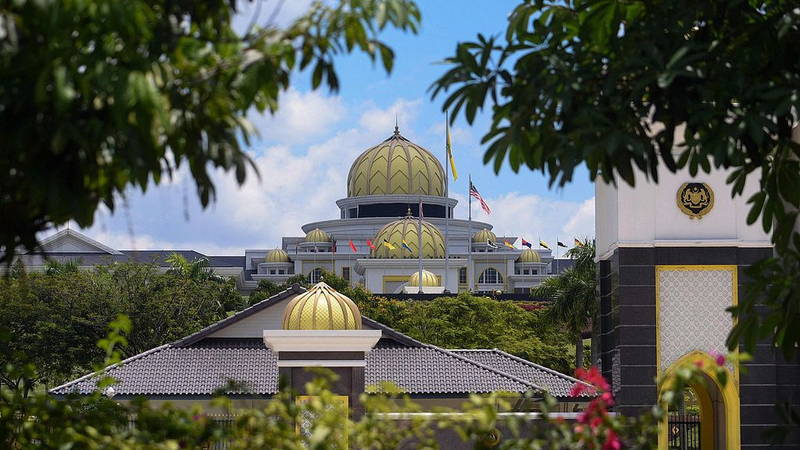 President_Xi_Jinping_Welcomed_with_Royal_Ceremony_in_Malaysia video poster