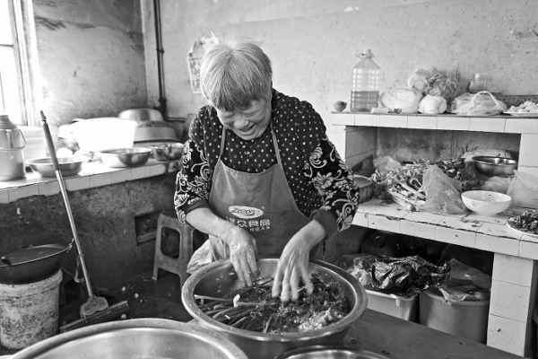 Shandong Restaurateur Clears $2M Debt in 20-Year Odyssey Shandong_Restaurateur_Clears__2M_Debt_in_20_Year_Odyssey