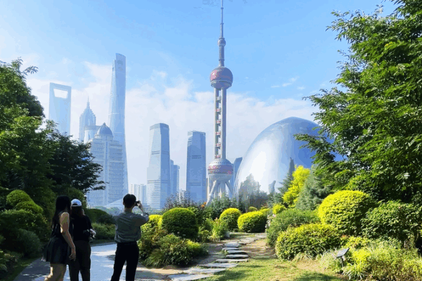 Thai Tourists Fuel Shanghai Tourism Boom With Social Media Checklists Thai_Tourists_Fuel_Shanghai_Tourism_Boom_With_Social_Media_Checklists