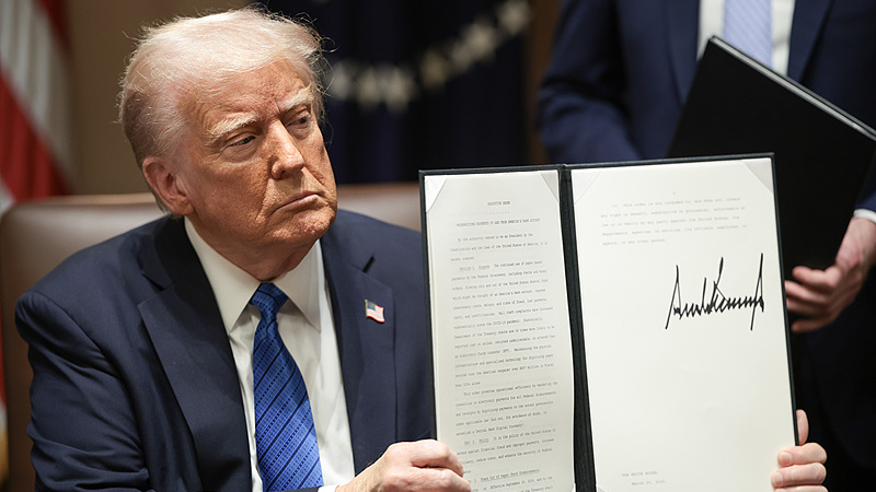 Trump_Tariffs_Stir_Economic_Fears__Analysts_Warn_of_Global_Recession_Risks