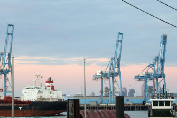 U_S__Tariffs_Ignite_Global_Retaliation__Market_Turbulence