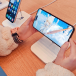 Why_Apple_s_iPhones_Stay_in_China_Despite_Trump_s_Trade_War - Khabar Asia Why_Apple_s_iPhones_Stay_in_China_Despite_Trump_s_Trade_War