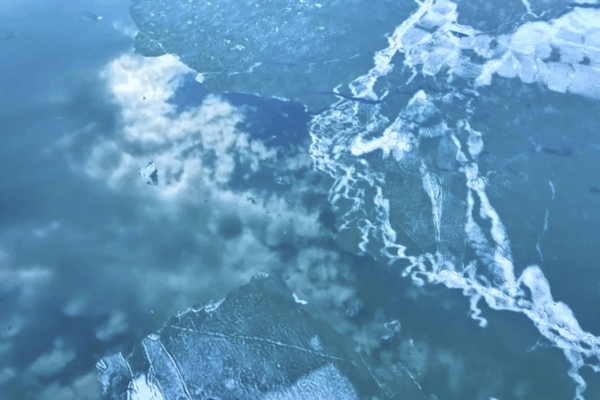 Xinjiang’s Ulungur Lake Transforms as Spring Thaw Unveils ‘Naan’ Ice Forms Xinjiang_s_Ulungur_Lake_Transforms_as_Spring_Thaw_Unveils__Naan__Ice_Forms video poster