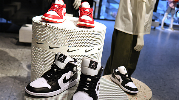 76 US Footwear Giants Push for Tariff Exemptions Amid Trade Tensions 76_US_Footwear_Giants_Push_for_Tariff_Exemptions_Amid_Trade_Tensions