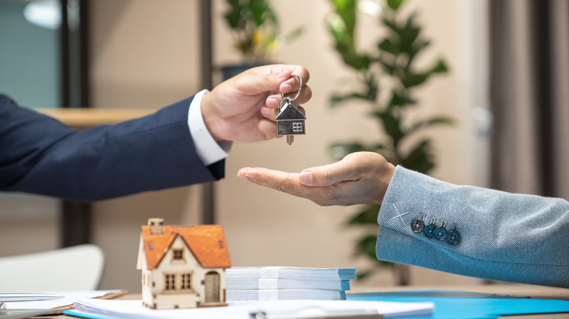 China_Cuts_Key_Lending_Rates_to_Stimulate_Economic_Confidence