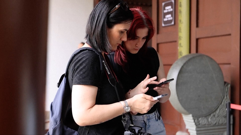 China Streamlines Mobile Payments for Global Travelers China_Streamlines_Mobile_Payments_for_Global_Travelers video poster