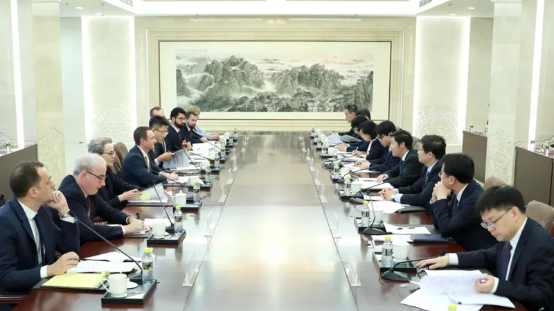 China and UK Forge AI Partnership for Safe, Inclusive Tech Future China_and_UK_Forge_AI_Partnership_for_Safe__Inclusive_Tech_Future