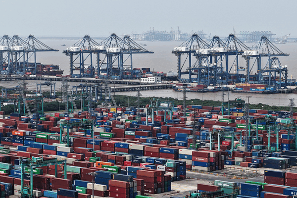 China’s April Trade Surges 5.6% as Exports Climb China_s_April_Trade_Surges_5_6__as_Exports_Climb