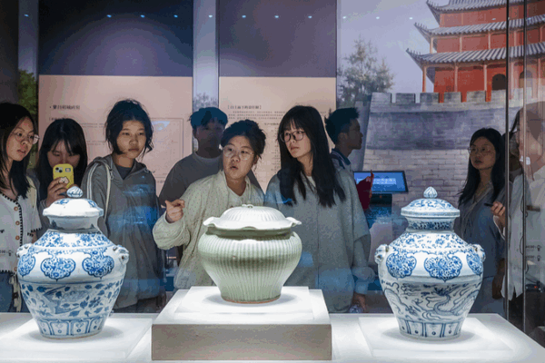 China’s Museums Hit Record 1.49 Billion Visits in 2024 China_s_Museums_Hit_Record_1_49_Billion_Visits_in_2024