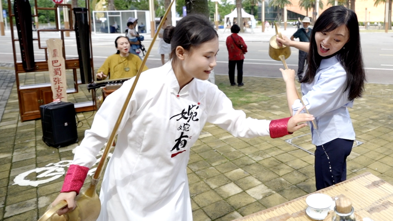 China_s_Tea_Culture_Brews_a_High_Tech_Future video poster