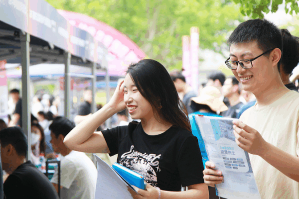China’s Tech Giants Launch Massive 2025 Hiring Spree Amid AI Push China_s_Tech_Giants_Launch_Massive_2025_Hiring_Spree_Amid_AI_Push