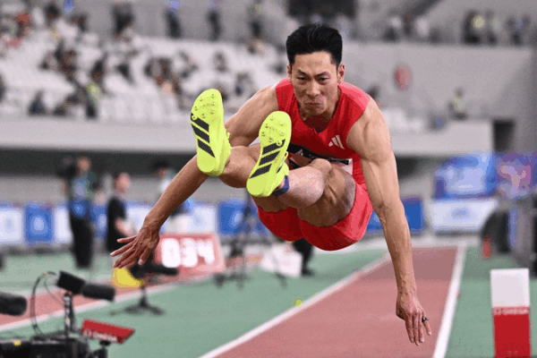 Chinese Athletes Dominate Diamond League Events in Shaoxing Chinese_Athletes_Dominate_Diamond_League_Events_in_Shaoxing