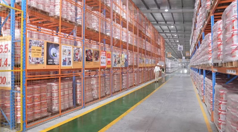 Foreign_Firms_in_China_Embrace__China_for_China__Strategy_Amid_Global_Shifts video poster