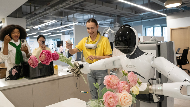 Global Youths Explore AI Innovation in Zhejiang Global_Youths_Explore_AI_Innovation_in_Zhejiang