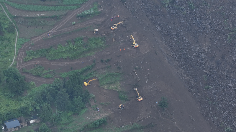 Guizhou_Landslide_Rescue_Efforts_Persist_Amid_Challenges video poster