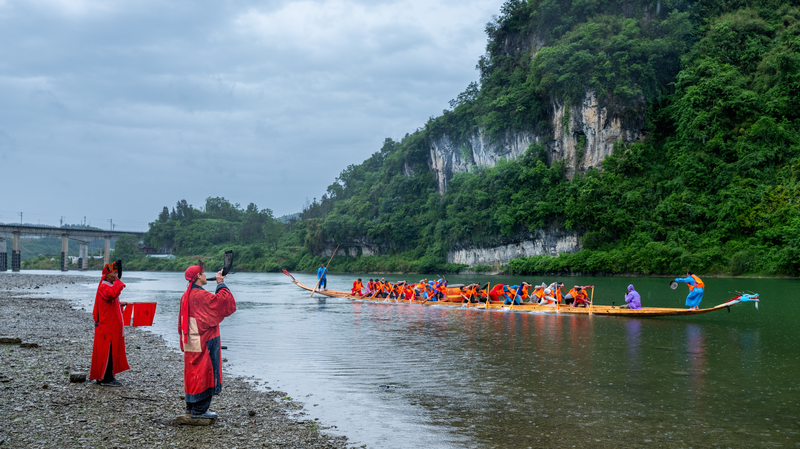 Guizhou Villagers Revive Ancient Dragon Boat Tradition Ahead of Festival Guizhou_Villagers_Revive_Ancient_Dragon_Boat_Tradition_Ahead_of_Festival video poster