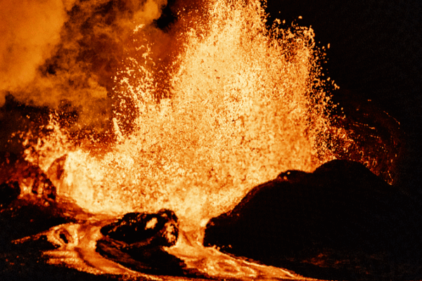 Hawaii’s Kilauea Volcano Erupts Again, Lava Fountains Reach 1,000 Feet Hawaii_s_Kilauea_Volcano_Erupts_Again__Lava_Fountains_Reach_1_000_Feet video poster