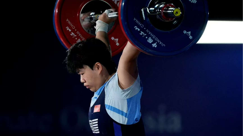 Historic_Feats__Chinese_Lifters_Shatter_World_Records_at_Asian_Championships - Khabar Asia Historic_Feats__Chinese_Lifters_Shatter_World_Records_at_Asian_Championships