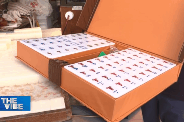 Hong Kong’s Last Female Mahjong Carver Fights to Preserve Tradition Hong Kong’s Last Female Mahjong Carver Fights to Preserve Tradition video poster