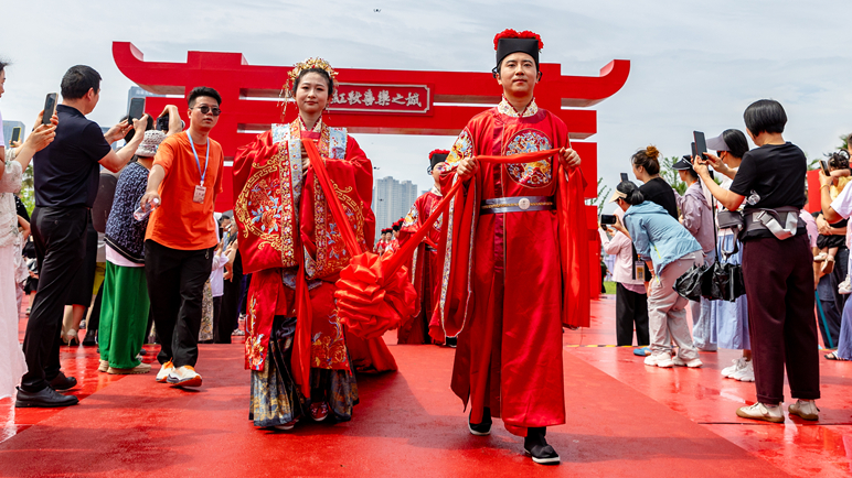 Song Dynasty Wedding Rituals Revived in Ninghai’s Cultural Spectacle Song_Dynasty_Wedding_Rituals_Revived_in_Ninghai_s_Cultural_Spectacle