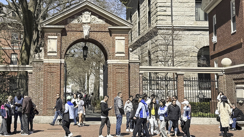 Trump_Demands_Harvard_Disclose_Foreign_Student_Data_Amid_Legal_Battle - Khabar Asia Trump_Demands_Harvard_Disclose_Foreign_Student_Data_Amid_Legal_Battle