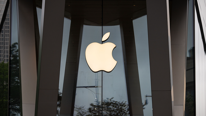 Trump_Threatens_Global_Tariffs_on_Tech_Imports__Sparks_Market_Concerns