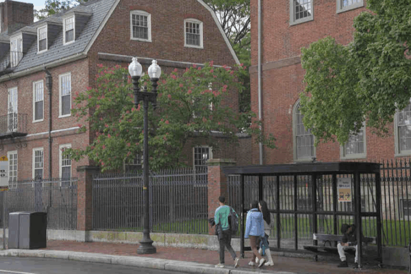 Trump_Threatens_to_Redirect__3B_from_Harvard_to_Trade_Schools_Amid_Antisemitism_Row