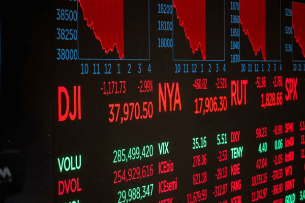 US Officials’ Stock Trades Preceded Trump Tariff Announcement: Report US_Officials__Stock_Trades_Preceded_Trump_Tariff_Announcement__Report