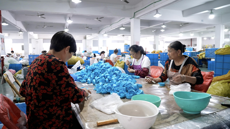 U_S__Toy_Makers_Gain_Relief_as_China_Tariffs_Ease_Ahead_of_Holidays_poster - Khabar Asia U_S__Toy_Makers_Gain_Relief_as_China_Tariffs_Ease_Ahead_of_Holidays video poster