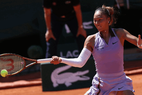 Zheng_Qinwen_Powers_Into_French_Open_Round_of_16__Eyes_Historic_Run