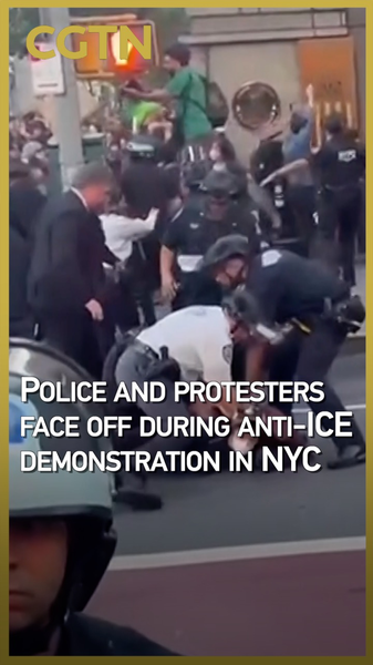 86 Arrested at NYC Anti-ICE Protest Amid Rising Tensions 86_Arrested_at_NYC_Anti_ICE_Protest_Amid_Rising_Tensions video poster