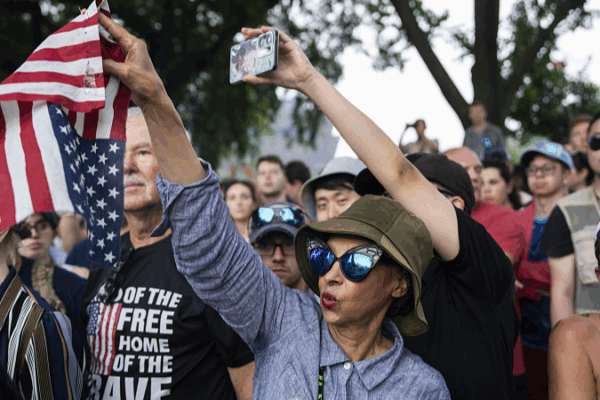 Trump’s Military Parade Sparks Debate Amid Nationwide Protests Trump’s Military Parade Sparks Debate Amid Nationwide Protests