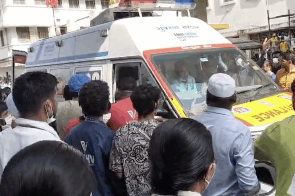 Air India Crash in Gujarat Claims 247 Lives, Sparks Safety Concerns Air_India_Crash_in_Gujarat_Claims_247_Lives__Sparks_Safety_Concerns video poster