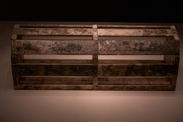 Ancient Chinese Jade Pillows: Cooling Secrets of the Han Dynasty Ancient_Chinese_Jade_Pillows__Cooling_Secrets_of_the_Han_Dynasty