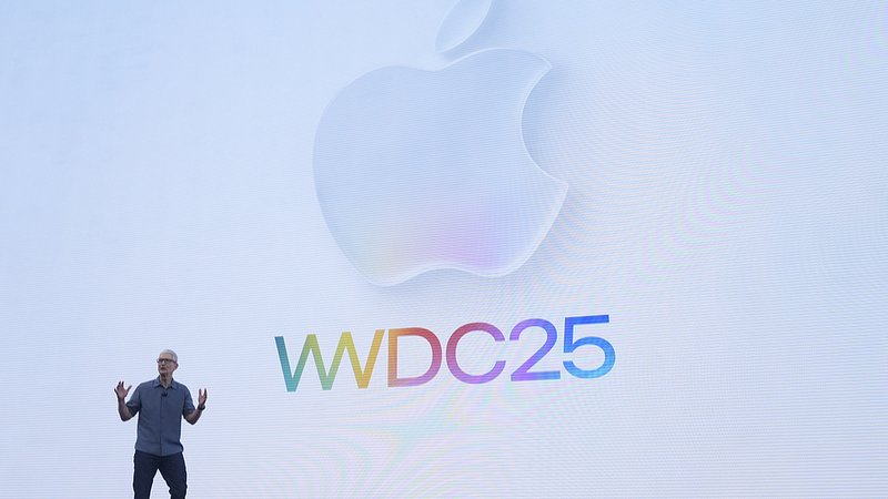 Apple_WWDC_2025__UI_Innovations_Dazzle__AI_Progress_Sparks_Debate - Khabar Asia Apple_WWDC_2025__UI_Innovations_Dazzle__AI_Progress_Sparks_Debate