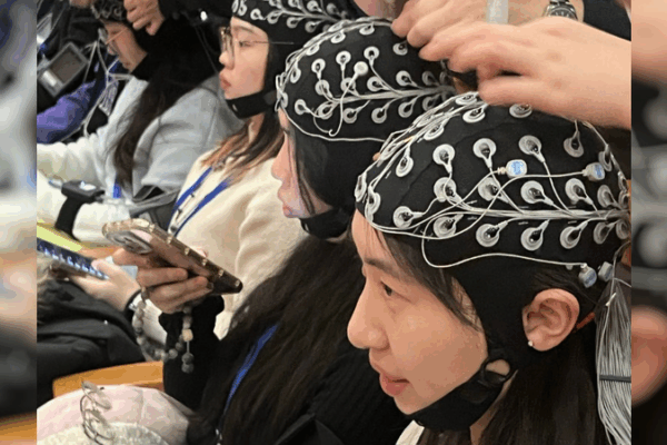 Brain-Computer Interface Reveals How Live Art Moves Us Brain_Computer_Interface_Reveals_How_Live_Art_Moves_Us