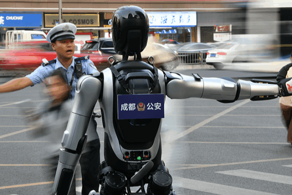 Chengdu Deploys Humanoid Robot for Traffic Management Chengdu_Deploys_Humanoid_Robot_for_Traffic_Management