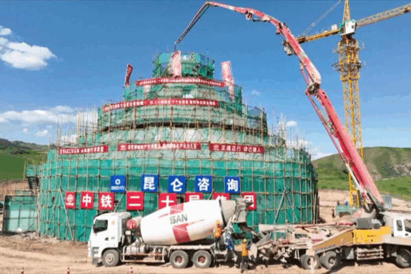 China Caps Mega Radio Telescope in Xinjiang, Boosts Global Astronomy China_Caps_Mega_Radio_Telescope_in_Xinjiang__Boosts_Global_Astronomy
