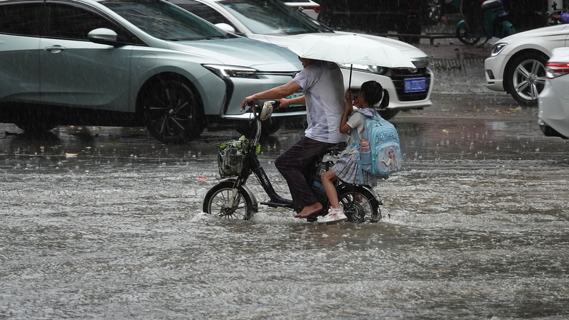 China Issues Renewed Alerts for Rainstorms, Extreme Heat China_Issues_Renewed_Alerts_for_Rainstorms__Extreme_Heat