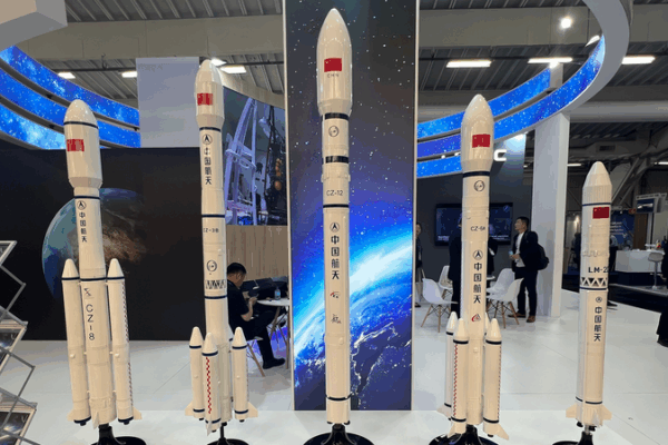 China Unveils Next-Gen Long March Rockets at Paris Air Show China_Unveils_Next_Gen_Long_March_Rockets_at_Paris_Air_Show