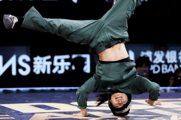 China’s B-Girl Guo Pu Dominates Asian Breaking Championships China_s_B_Girl_Guo_Pu_Dominates_Asian_Breaking_Championships video poster