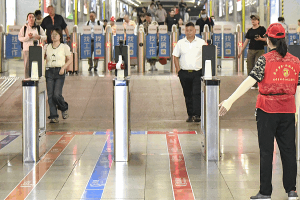 China’s Rail Traffic Soars to Record Highs in 2025 China_s_Rail_Traffic_Soars_to_Record_Highs_in_2025