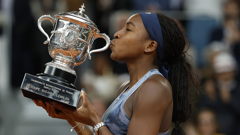 Coco_Gauff_Triumphs_at_French_Open__Claims_First_Roland_Garros_Title - Khabar Asia Coco_Gauff_Triumphs_at_French_Open__Claims_First_Roland_Garros_Title