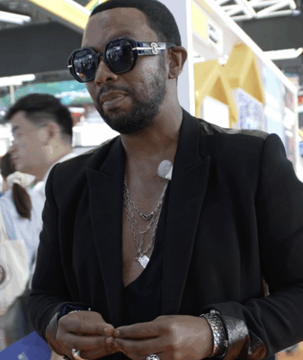 David Tlale Praises China’s Innovation at Africa Trade Expo David_Tlale_Praises_China_s_Innovation_at_Africa_Trade_Expo video poster