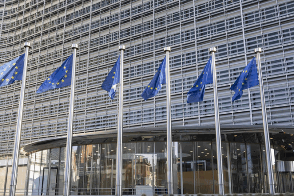 EU Restricts Chinese Medical Device Procurement Amid Trade Tensions EU_Restricts_Chinese_Medical_Device_Procurement_Amid_Trade_Tensions