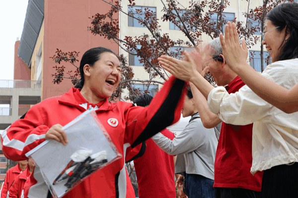 Gaokao 2025 Kicks Off with Cultural Rituals and Community Solidarity Gaokao_2025_Kicks_Off_with_Cultural_Rituals_and_Community_Solidarity